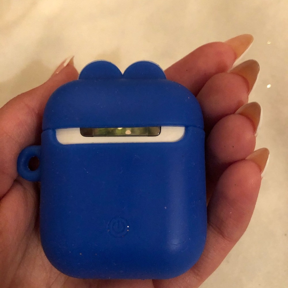 AirPod case - Picture 3 of 6